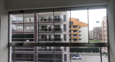 KATLANIR CAM BALKON